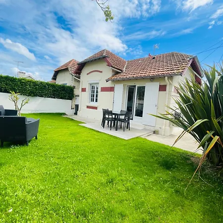 Holiday home Durion, Maison Proche Avec Jardin Bernieres-sur-Mer